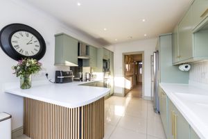 Kitchen- click for photo gallery